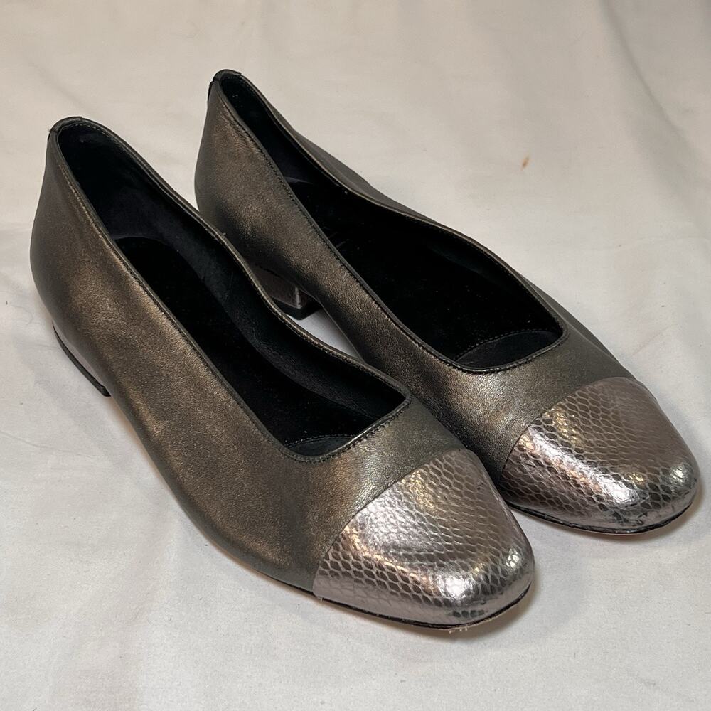 Vanelli Block Pumps Size 8M Metallic Bronze Snakeskin Silver Cap Toe Low Heels